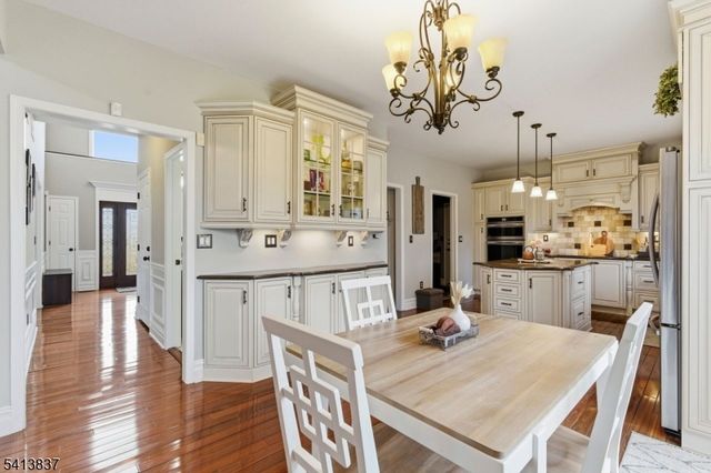 8 Spring Hunter Ct, Green Twp., NJ 07821