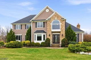 8 Spring Hunter Ct, Green Twp., NJ 07821