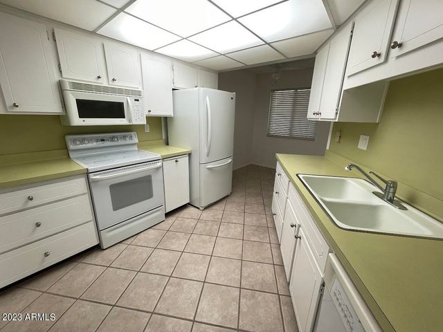 16810 N Boswell Boulevard, Sun City, AZ 85351