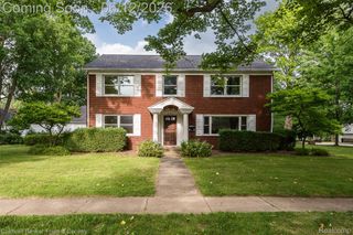 221 S Tompkins Street, Howell, MI 48843