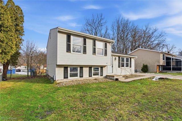 1065 Shadowlawn Drive, Ravenna, OH 44266