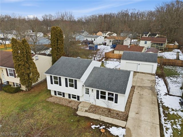 1065 Shadowlawn Drive, Ravenna, OH 44266