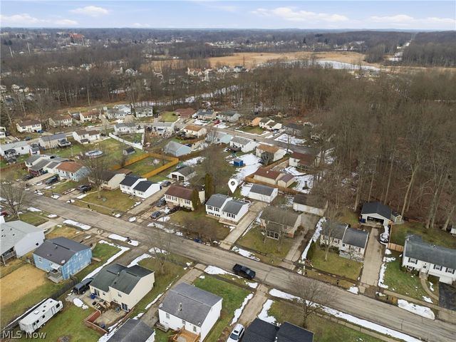 1065 Shadowlawn Drive, Ravenna, OH 44266