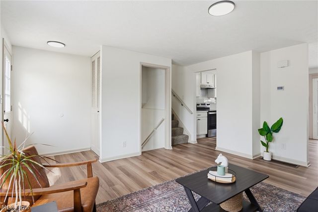 1065 Shadowlawn Drive, Ravenna, OH 44266