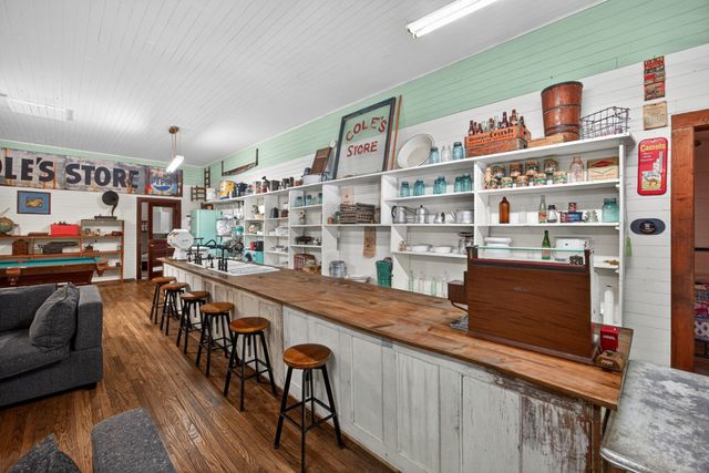 11710 Nashville Hwy, Baxter, TN 38544