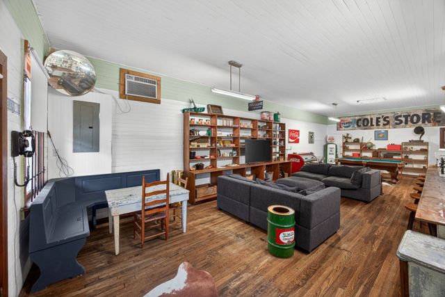 11710 Nashville Hwy, Baxter, TN 38544