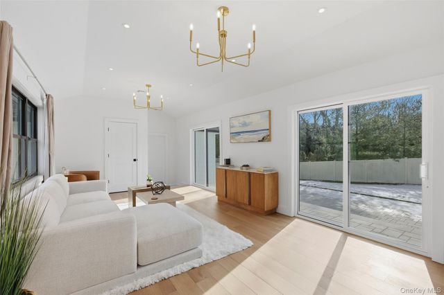 10 Tramposh Lane, Hampton Bays, NY 11946