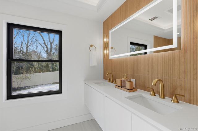 10 Tramposh Lane, Hampton Bays, NY 11946