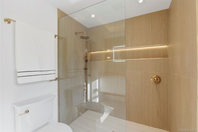 10 Tramposh Lane, Hampton Bays, NY 11946