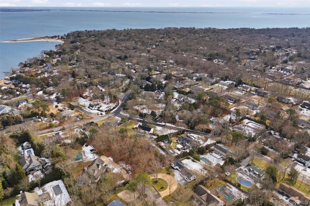 10 Tramposh Lane, Hampton Bays, NY 11946