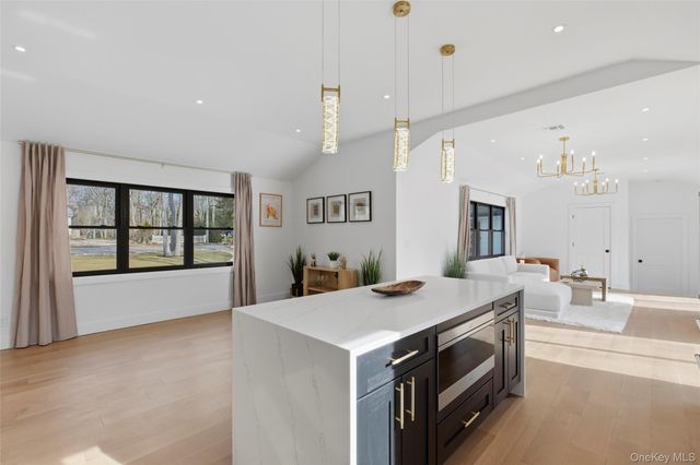 10 Tramposh Lane, Hampton Bays, NY 11946