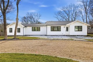 10 Tramposh Lane, Hampton Bays, NY 11946