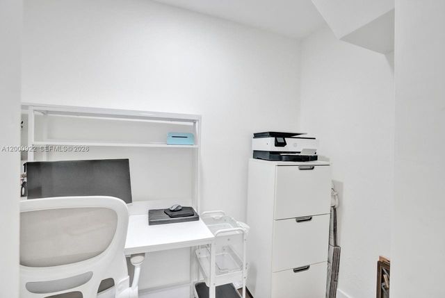 17501 NW 85th Ave, Hialeah, FL 33015