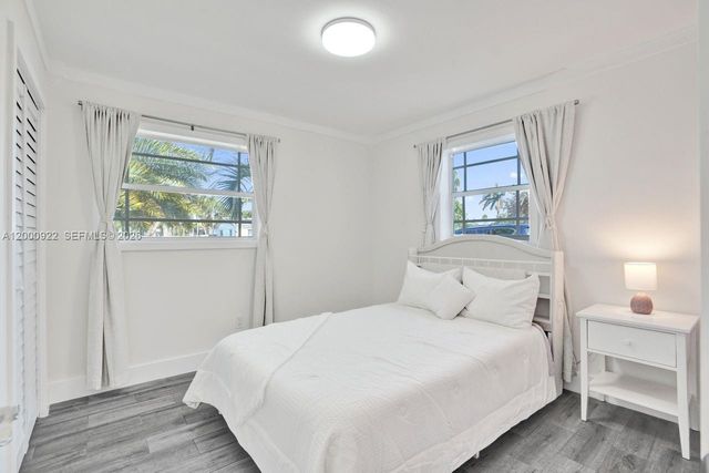 17501 NW 85th Ave, Hialeah, FL 33015