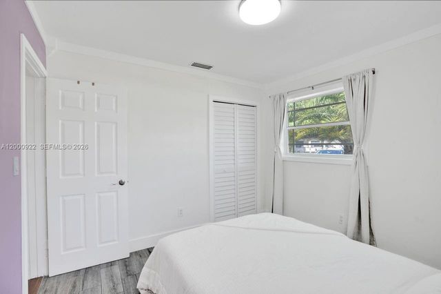 17501 NW 85th Ave, Hialeah, FL 33015