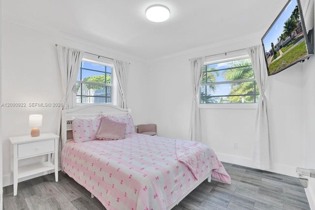 17501 NW 85th Ave, Hialeah, FL 33015