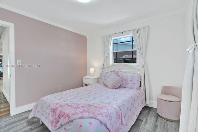 17501 NW 85th Ave, Hialeah, FL 33015