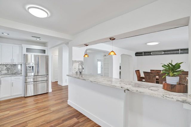 17501 NW 85th Ave, Hialeah, FL 33015