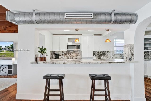 17501 NW 85th Ave, Hialeah, FL 33015