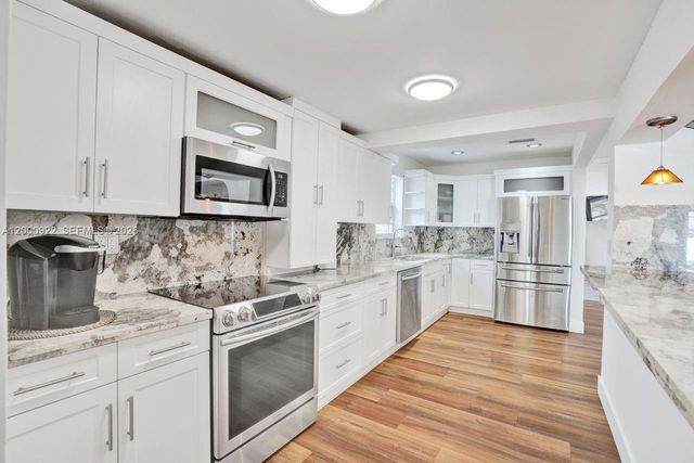 17501 NW 85th Ave, Hialeah, FL 33015