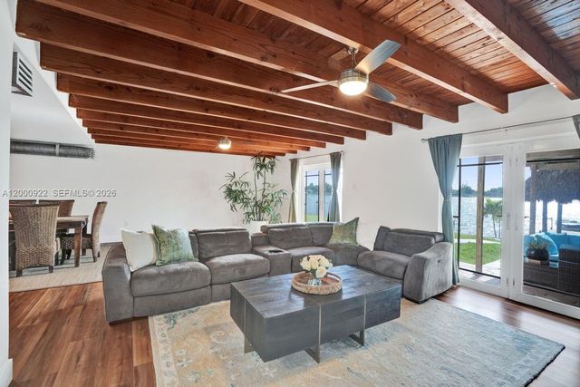 17501 NW 85th Ave, Hialeah, FL 33015