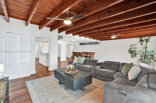 17501 NW 85th Ave, Hialeah, FL 33015