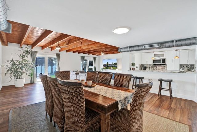 17501 NW 85th Ave, Hialeah, FL 33015