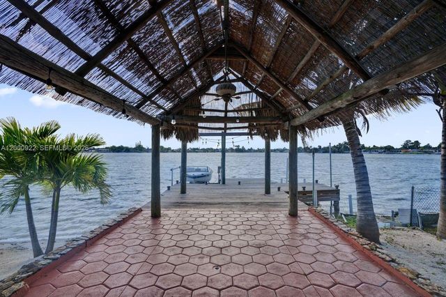 17501 NW 85th Ave, Hialeah, FL 33015