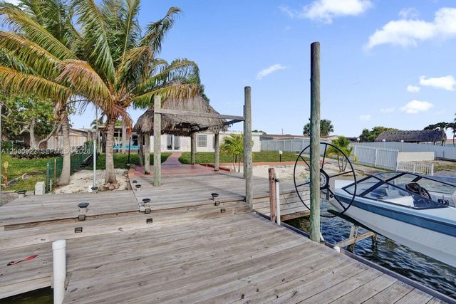 17501 NW 85th Ave, Hialeah, FL 33015