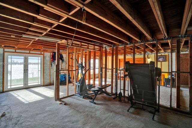 17501 NW 85th Ave, Hialeah, FL 33015