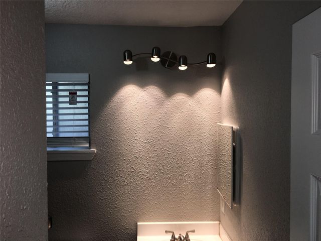 14626 W Wind Hollow Cir Circle, Houston, TX 77040