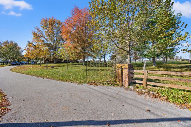 1360 Hoover Pike, Nicholasville, KY 40356