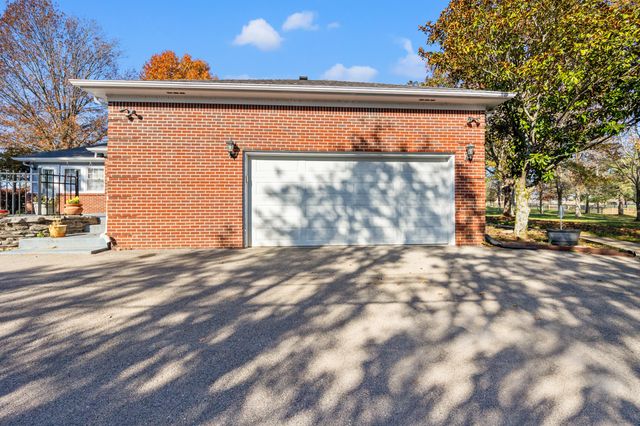 1360 Hoover Pike, Nicholasville, KY 40356