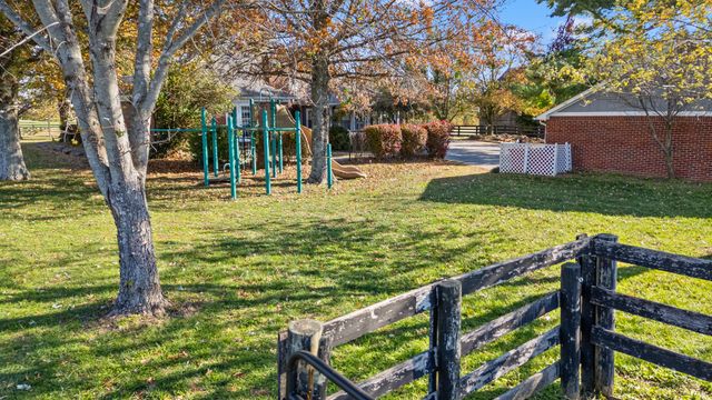 1360 Hoover Pike, Nicholasville, KY 40356