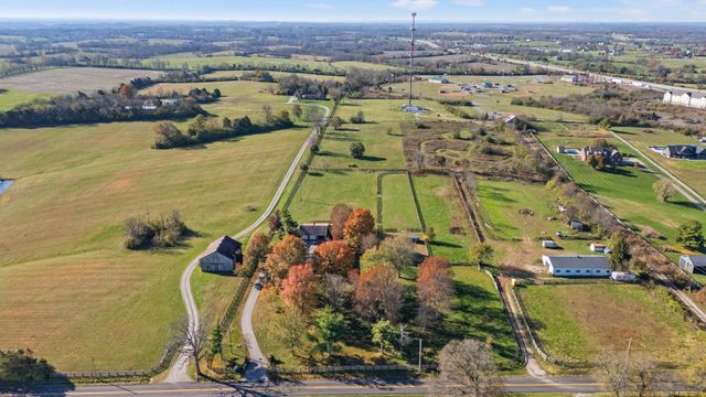 1360 Hoover Pike, Nicholasville, KY 40356