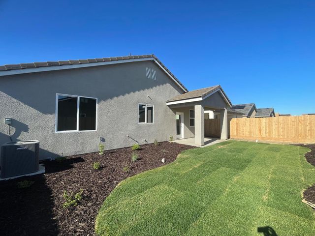 16209 West Sunset Ave, Kerman, CA 93630