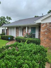 7506 Cardinal Circle, Texas City, TX 77591