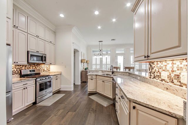 2884 Quiet Oak Place, Houma, LA 70360
