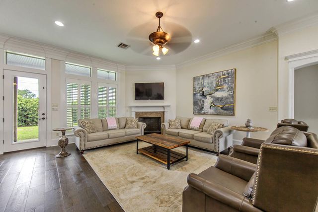 2884 Quiet Oak Place, Houma, LA 70360