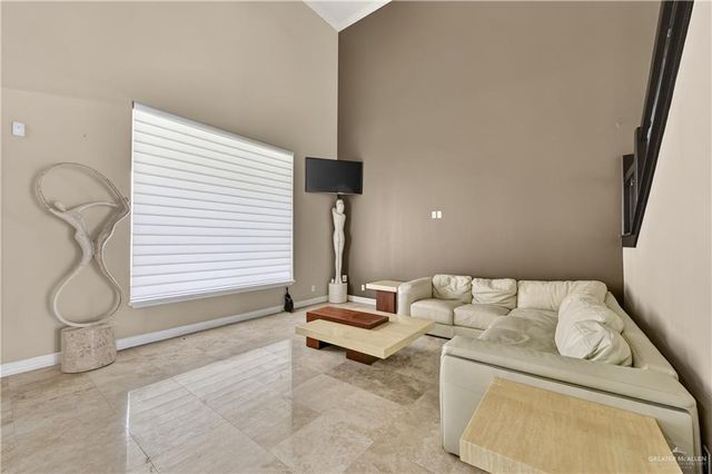 3305 Crystal Falls Avenue, Edinburg, TX 78539