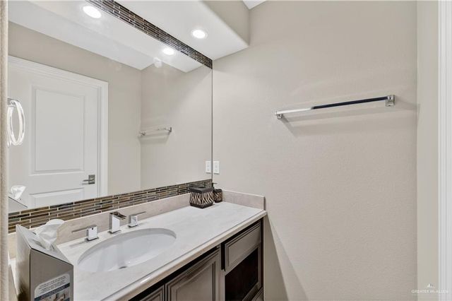 3305 Crystal Falls Avenue, Edinburg, TX 78539