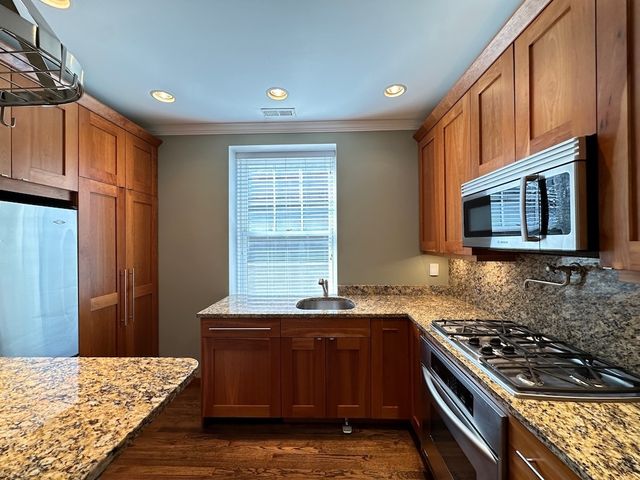 3614 N Bosworth Avenue 1R, Chicago, IL 60613