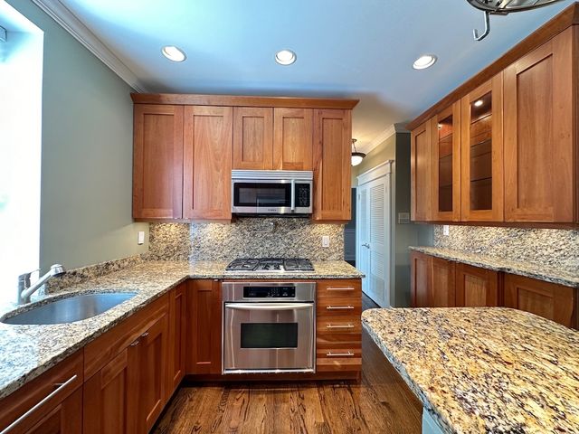 3614 N Bosworth Avenue 1R, Chicago, IL 60613