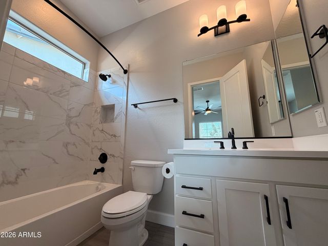 1926 W HOLDEN Drive, Phoenix, AZ 85085