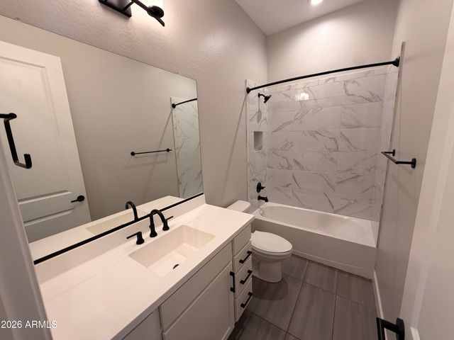 1926 W HOLDEN Drive, Phoenix, AZ 85085