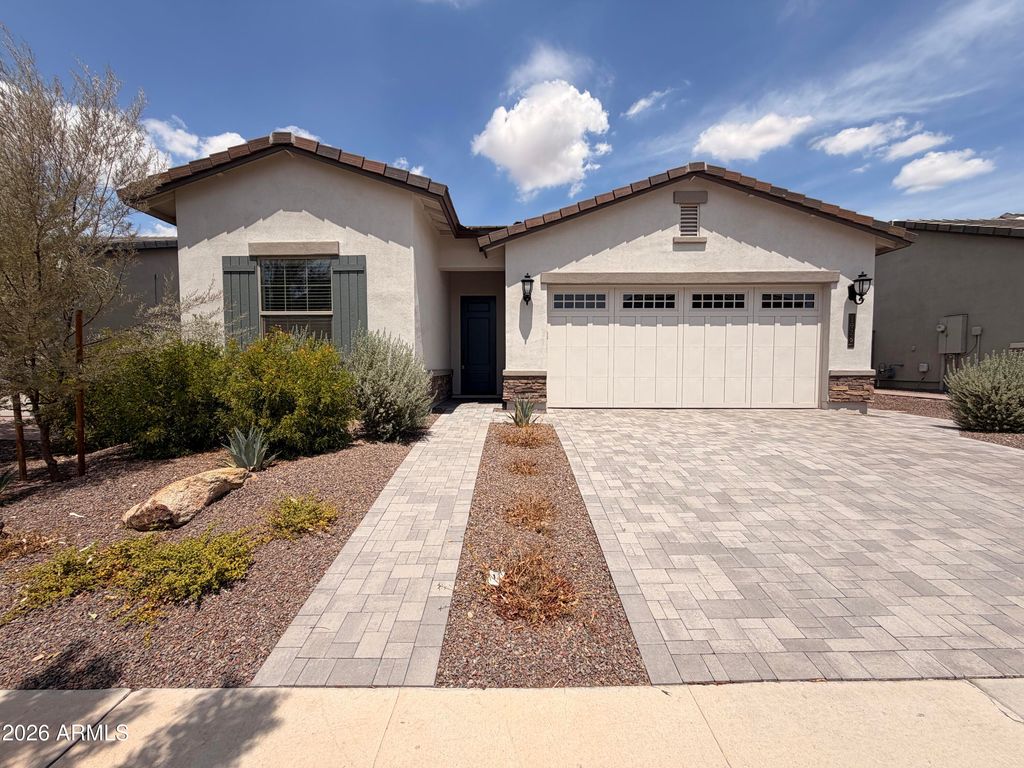 1926 W HOLDEN Drive, Phoenix, AZ 85085