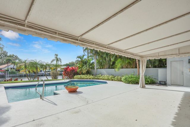 2571 Marseille Drive, Palm Beach Gardens, FL 33410