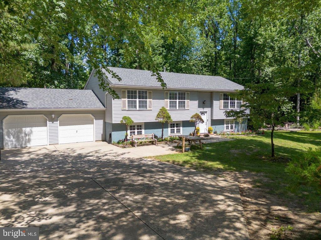 8275 MAPLE AVE, Pennsauken, NJ 08109