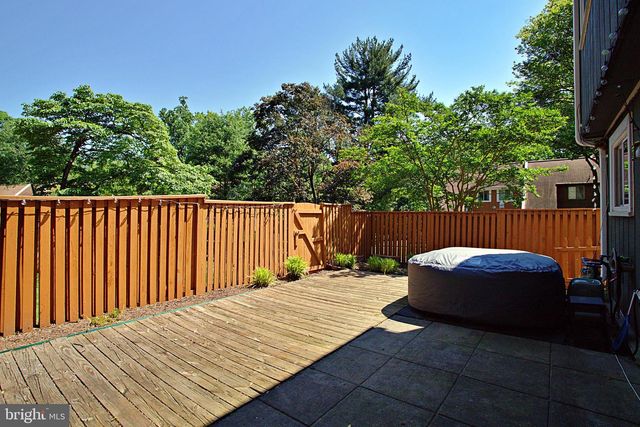 1450 GREENMONT CT, Reston, VA 20190