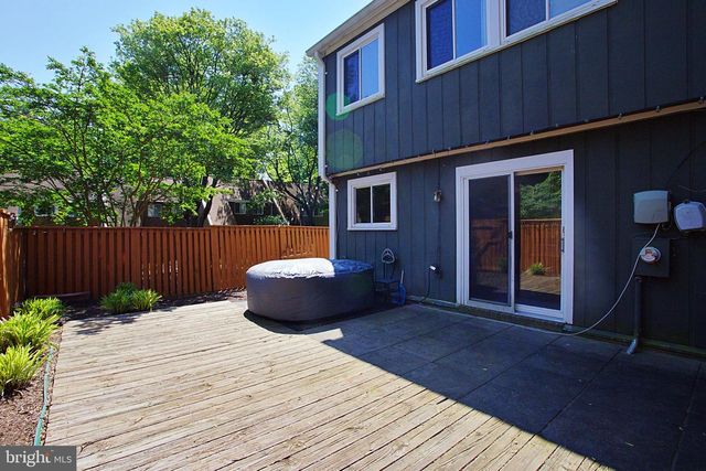 1450 GREENMONT CT, Reston, VA 20190